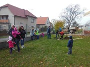 Výsadba u MŠ 2015 - sponzorováno firmou PAJR s.r.o.Vlkava